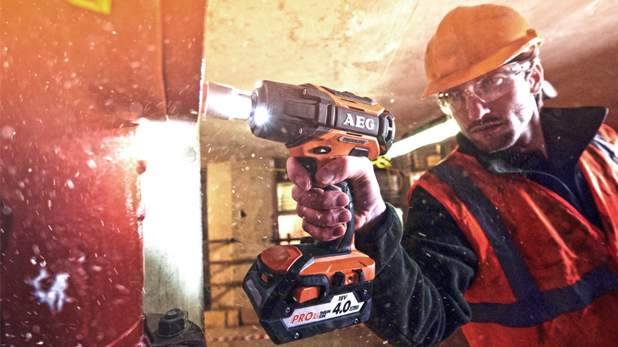 Boulonneuse à chocs sans fil AEG BSS 18C 12Z Boulonneuse à chocs sans fil AEG BSS 18C 12Z