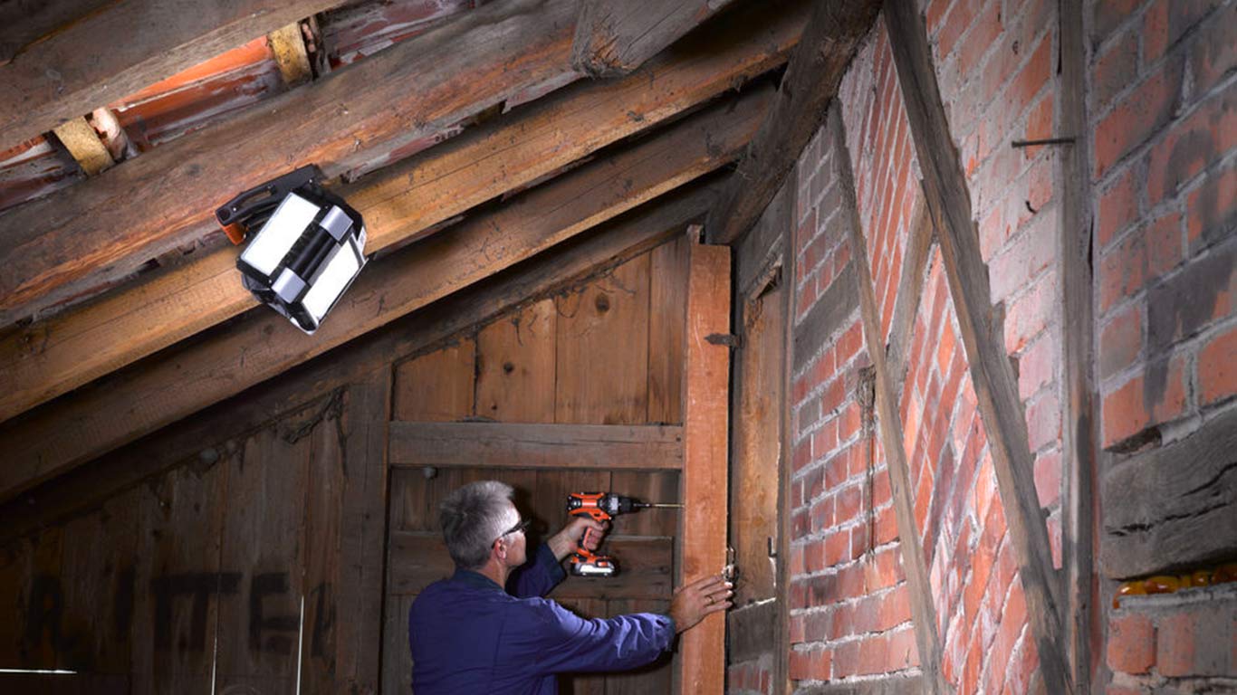 Système d'éclairage sans fil AEG BPL18 Système d'éclairage sans fil AEG BPL18