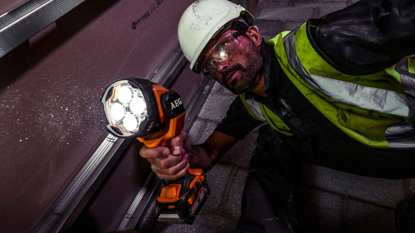 Système d'éclairage sans fil AEG BTL18 Système d'éclairage sans fil AEG BTL18