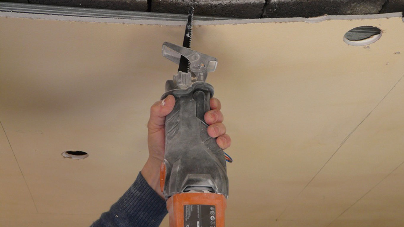 Test scie sabre AEG BUS 18 LI © Benjamin LEHARIVEL - Zone Outillage Test scie sabre AEG BUS 18 LI © Benjamin LEHARIVEL - Zone Outillage