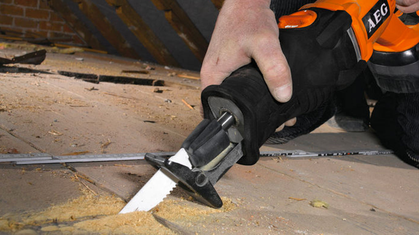 Test scie sabre AEG BUS 18 LI © Benjamin LEHARIVEL - Zone Outillage Test scie sabre AEG BUS 18 LI © Benjamin LEHARIVEL - Zone Outillage