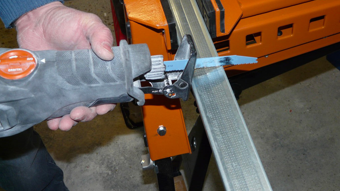 Test scie sabre AEG BUS 18 LI © Benjamin LEHARIVEL - Zone Outillage Test scie sabre AEG BUS 18 LI © Benjamin LEHARIVEL - Zone Outillage