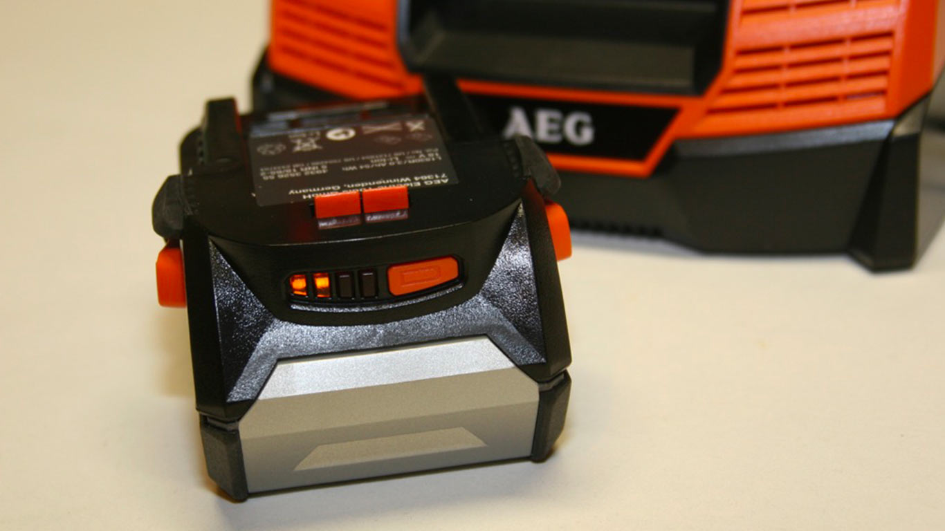 Test scie sabre AEG BUS 18 LI © Benjamin LEHARIVEL - Zone Outillage Test scie sabre AEG BUS 18 LI © Benjamin LEHARIVEL - Zone Outillage