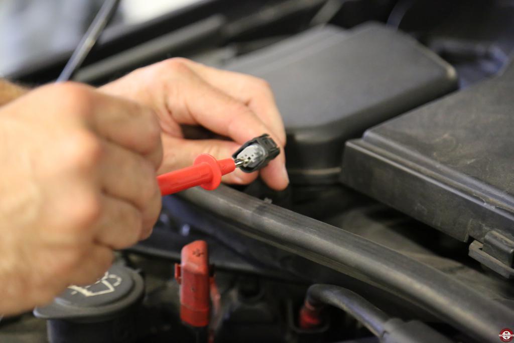 Multimètre Facom l'autometer DX.V12 © Benjamin Leharivel - Zone Outillage Multimètre Facom l'autometer DX.V12 © Benjamin Leharivel - Zone Outillage