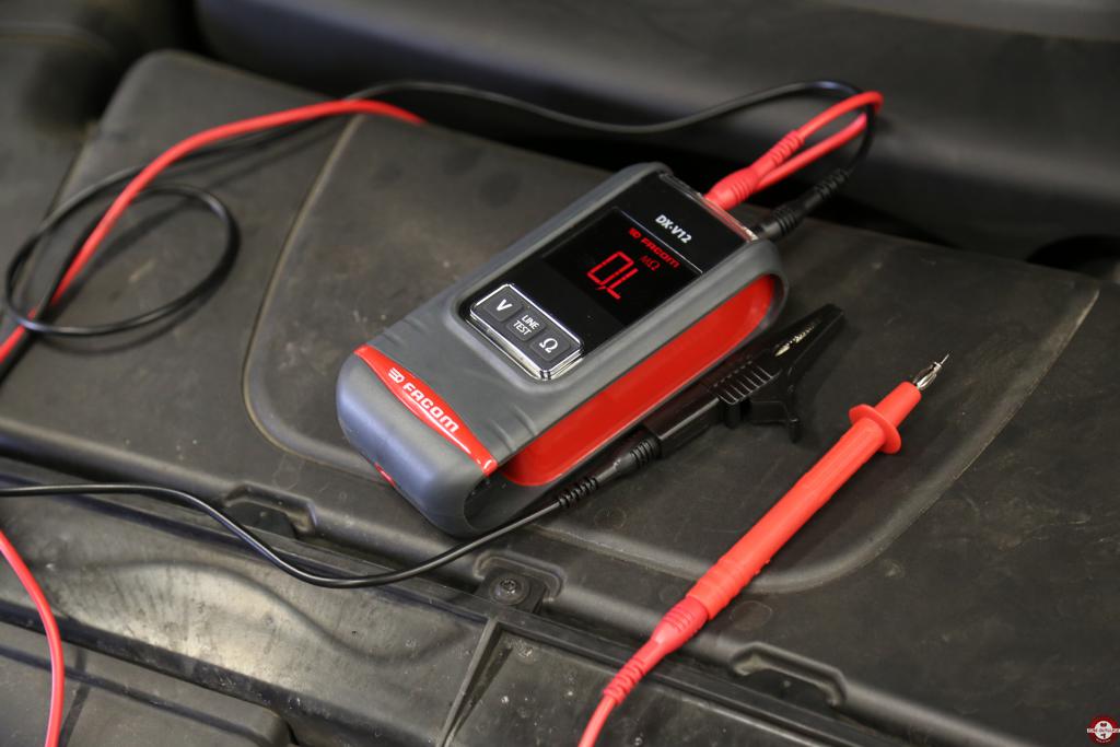 Multimètre Facom l'autometer DX.V12 © Benjamin Leharivel - Zone Outillage Multimètre Facom l'autometer DX.V12 © Benjamin Leharivel - Zone Outillage