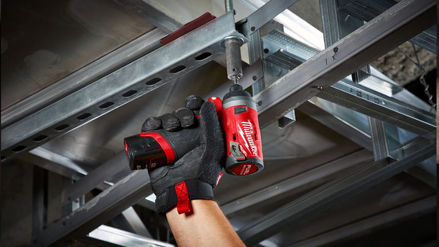 Avis et comparatif visseuse à chocs Milwaukee M12 FID-202X Avis et comparatif visseuse à chocs Milwaukee M12 FID-202X