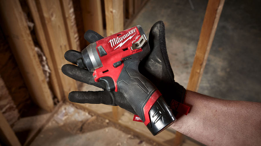 Avis et comparatif visseuse à chocs Milwaukee M12 FID-202X Avis et comparatif visseuse à chocs Milwaukee M12 FID-202X