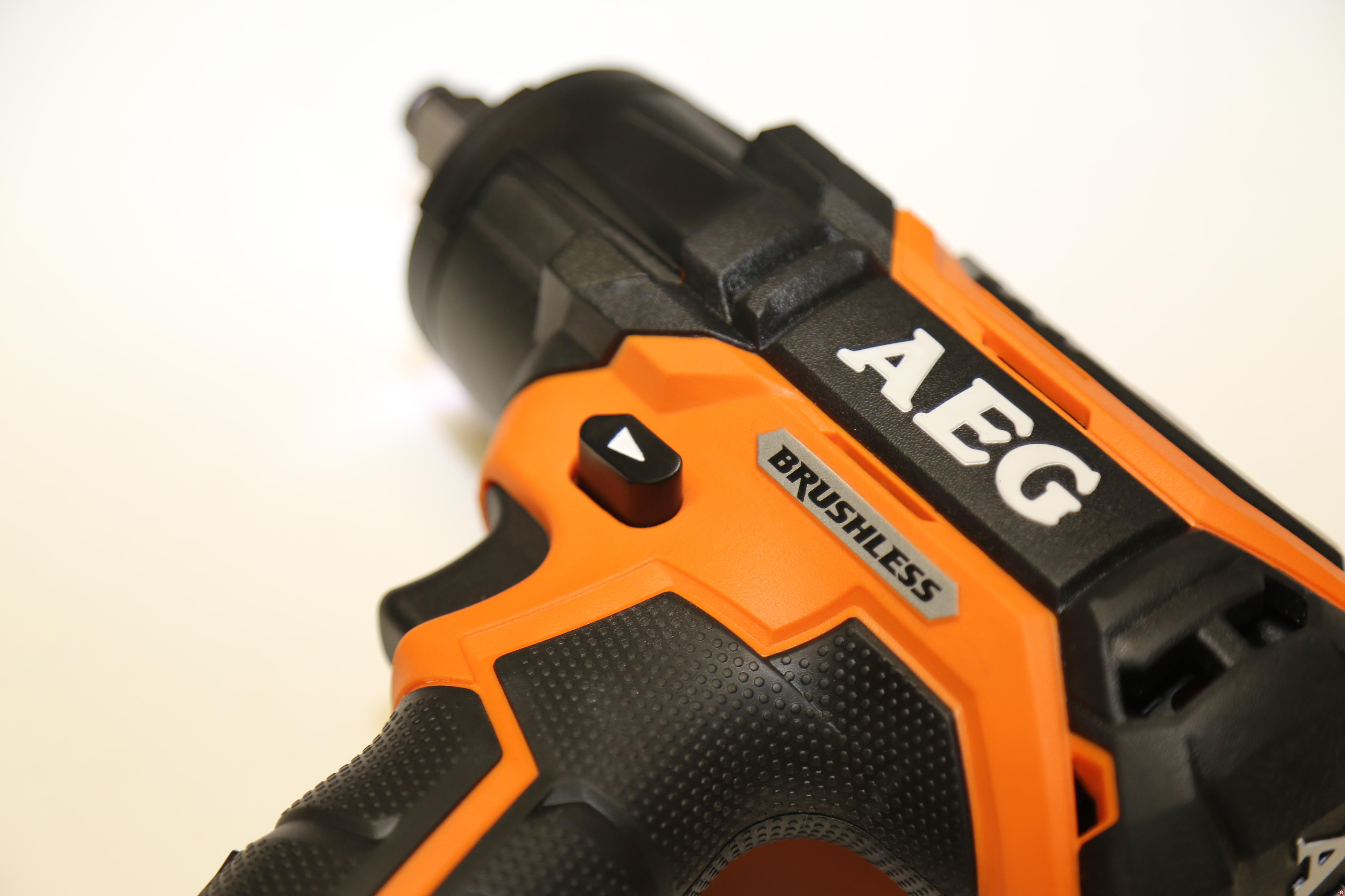 Test de la boulonneuse AEG BSS18C12ZBL © Zone Outillage - Benjamin Leharivel Test de la boulonneuse AEG BSS18C12ZBL © Zone Outillage - Benjamin Leharivel