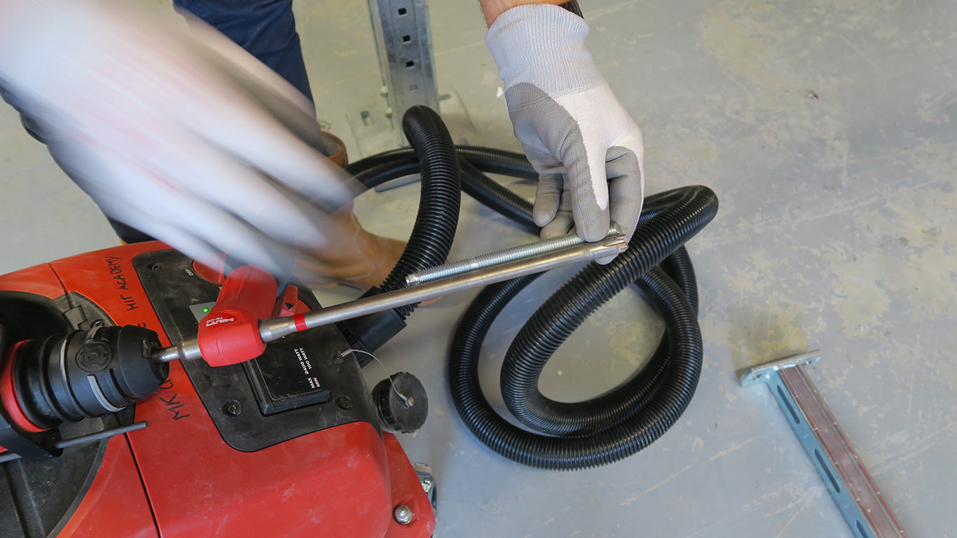 HVU2 Hilti meilleure capsule de scellement chimique © Zone Outillage - Benjamin Leharivel HVU2 Hilti meilleure capsule de scellement chimique © Zone Outillage - Benjamin Leharivel