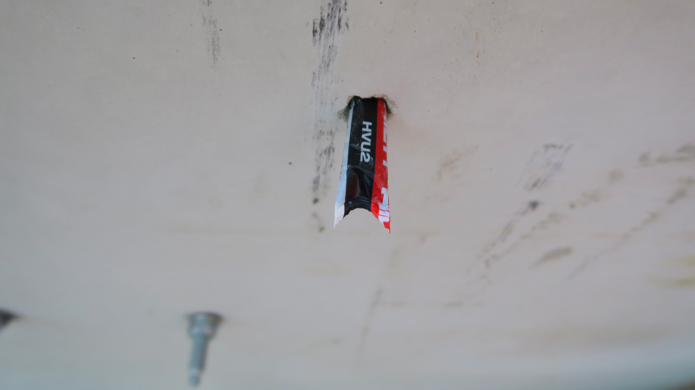 HVU2 Hilti meilleure capsule de scellement chimique © Zone Outillage - Benjamin Leharivel HVU2 Hilti meilleure capsule de scellement chimique © Zone Outillage - Benjamin Leharivel