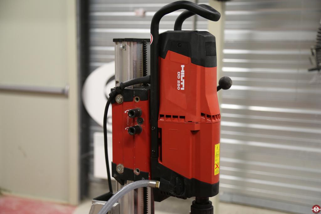 Carotteuse diamant DD 250 HILTI © Benjamin Leharivel - Zone Outillage Carotteuse diamant DD 250 HILTI © Benjamin Leharivel - Zone Outillage