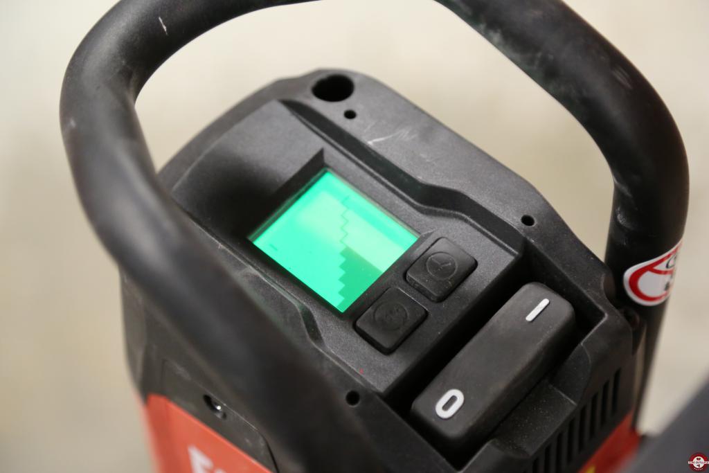 Carotteuse diamant DD 250 HILTI © Benjamin Leharivel - Zone Outillage Carotteuse diamant DD 250 HILTI © Benjamin Leharivel - Zone Outillage