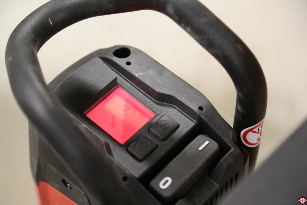 Carotteuse diamant DD 250 HILTI © Benjamin Leharivel - Zone Outillage Carotteuse diamant DD 250 HILTI © Benjamin Leharivel - Zone Outillage