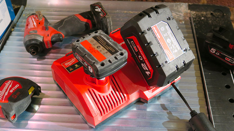 Chargeur rapide Super chargeur Milwaukee M12-18sc Chargeur rapide Super chargeur Milwaukee M12-18sc
