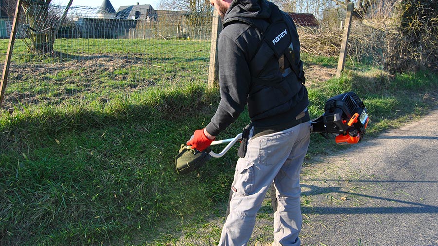 débroussailleuse thermique 2 en 1 multifonction FX-PS152 FUXTEC débroussailleuse thermique 2 en 1 multifonction FX-PS152 FUXTEC