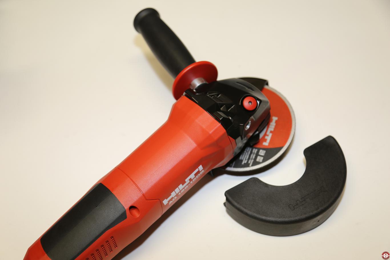 Meuleuse angulaire Hilti AG 125-15DB © Zone Outillage - Benjamin Leharivel Meuleuse angulaire Hilti AG 125-15DB © Zone Outillage - Benjamin Leharivel