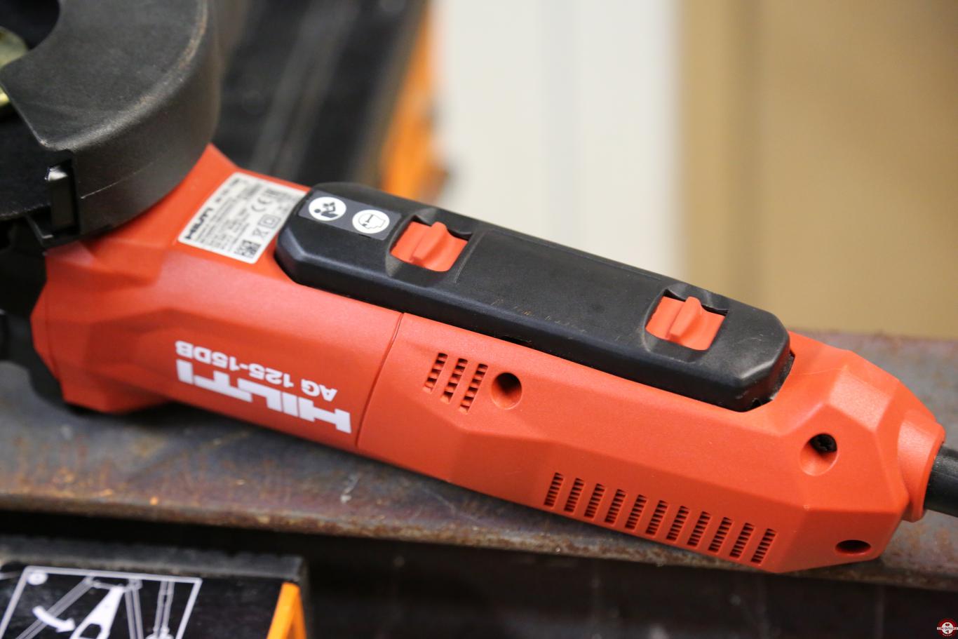 Meuleuse angulaire Hilti AG 125-15DB © Zone Outillage - Benjamin Leharivel Meuleuse angulaire Hilti AG 125-15DB © Zone Outillage - Benjamin Leharivel