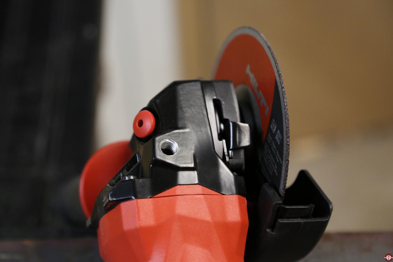 Meuleuse angulaire Hilti AG 125-15DB © Zone Outillage - Benjamin Leharivel Meuleuse angulaire Hilti AG 125-15DB © Zone Outillage - Benjamin Leharivel