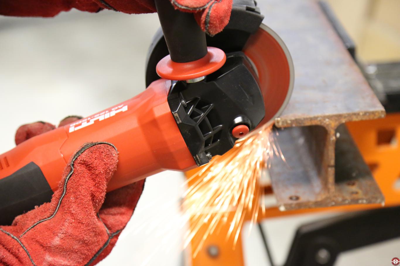 Meuleuse angulaire Hilti AG 125-15DB © Zone Outillage - Benjamin Leharivel Meuleuse angulaire Hilti AG 125-15DB © Zone Outillage - Benjamin Leharivel