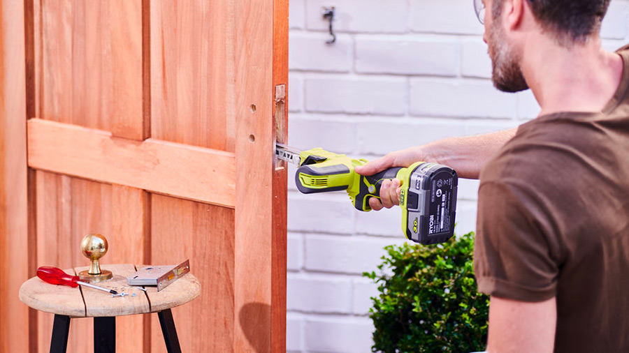 Test complet et avis la lime électrique sans-fil R18PF-0 Ryobi Test complet et avis la lime électrique sans-fil R18PF-0 Ryobi