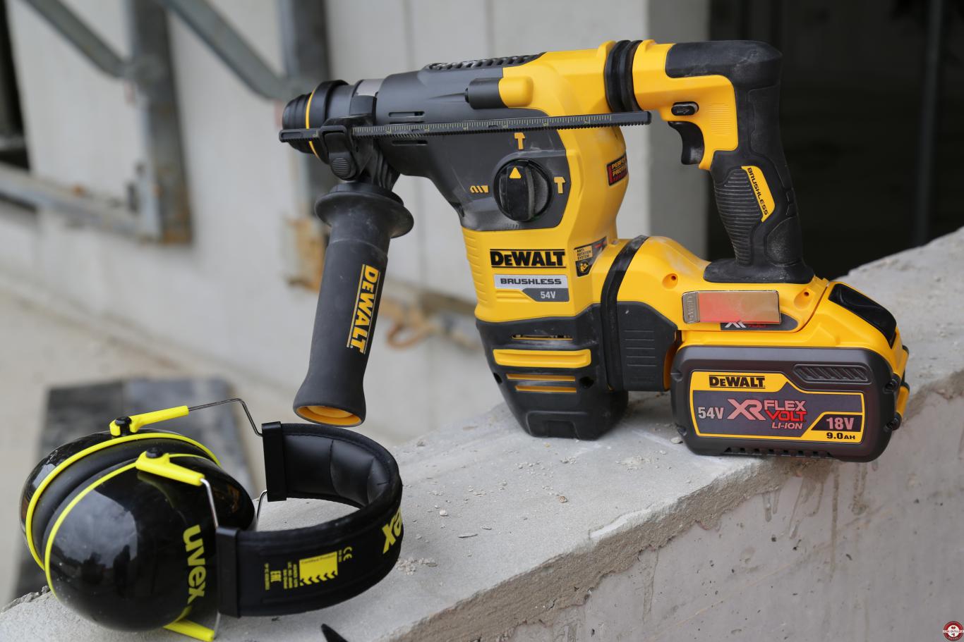 Marteau perforateur-burineur DEWALT DCH333 54V XR FLEXVOLT © Benjamin Leharivel - Zone Outillage Marteau perforateur-burineur DEWALT DCH333 54V XR FLEXVOLT © Benjamin Leharivel - Zone Outillage