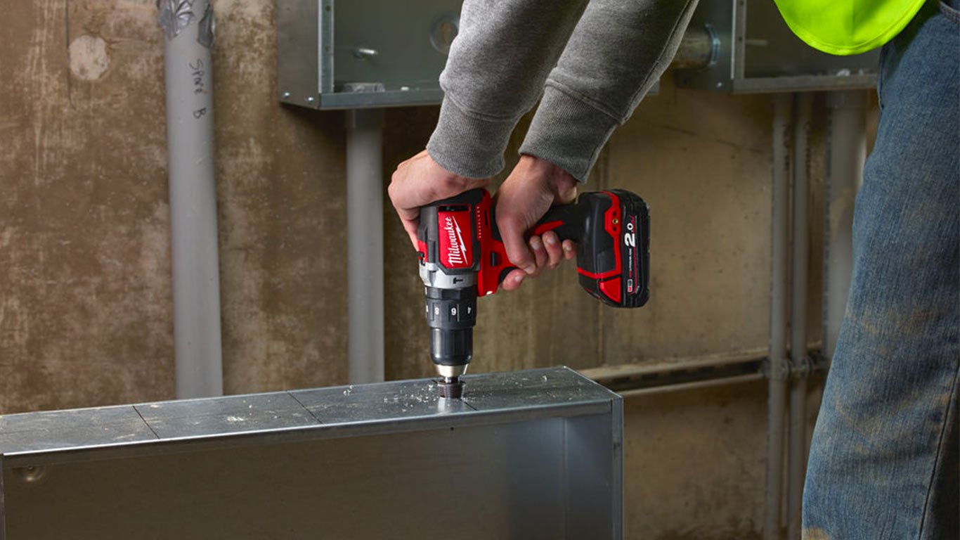 Perceue-visseuse à percussion Milwaukee M18 BLPD Perceue-visseuse à percussion Milwaukee M18 BLPD