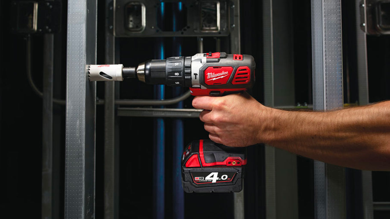 Perceue-visseuse à percussion Milwaukee M18 BPD Perceue-visseuse à percussion Milwaukee M18 BPD