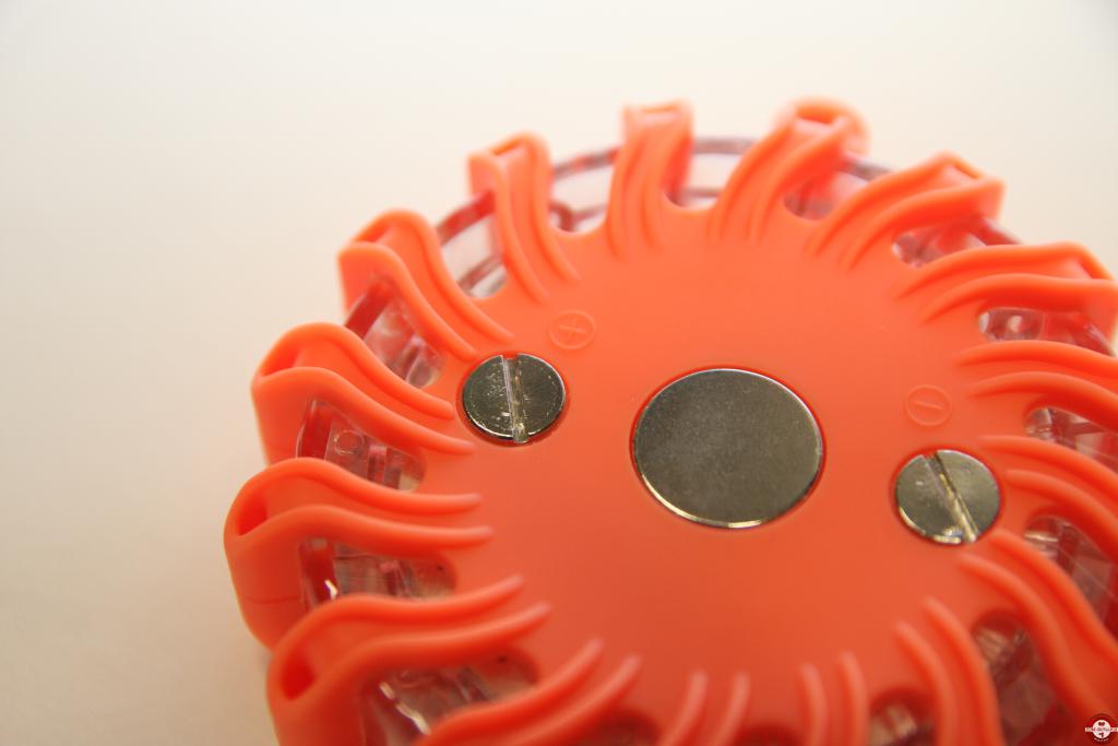 Gyrophare Mobiflash © Benjamin LEHARIVEL - Zone Outillage Gyrophare Mobiflash © Benjamin LEHARIVEL - Zone Outillage