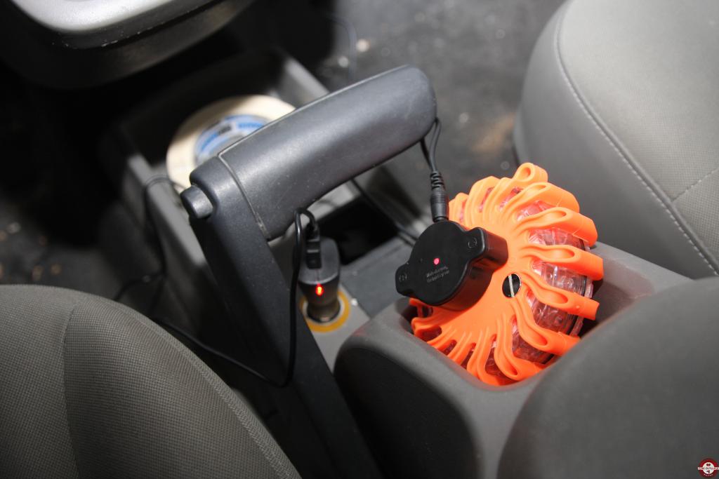 Gyrophare Mobiflash © Benjamin LEHARIVEL - Zone Outillage Gyrophare Mobiflash © Benjamin LEHARIVEL - Zone Outillage