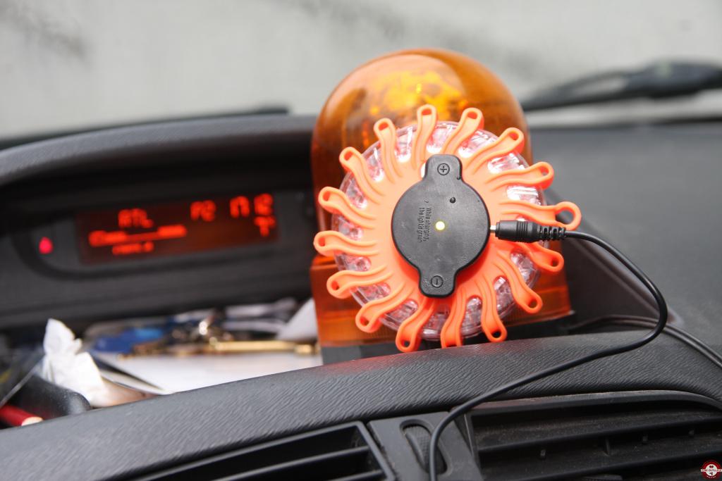 Gyrophare Mobiflash © Benjamin LEHARIVEL - Zone Outillage Gyrophare Mobiflash © Benjamin LEHARIVEL - Zone Outillage