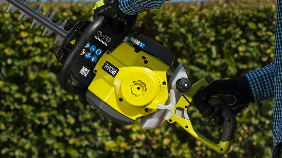 RHT25X55R et RHT25X60RO : les nouveaux tailles-haies thermiques RYOBI RHT25X55R et RHT25X60RO : les nouveaux tailles-haies thermiques RYOBI