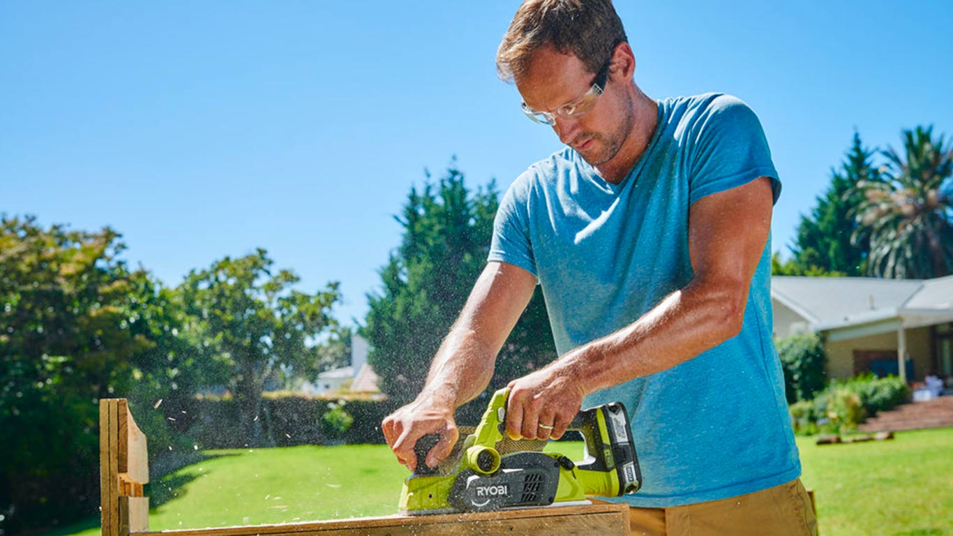 Rabot sans fil Ryobi R18PL ONE + Rabot sans fil Ryobi R18PL ONE +