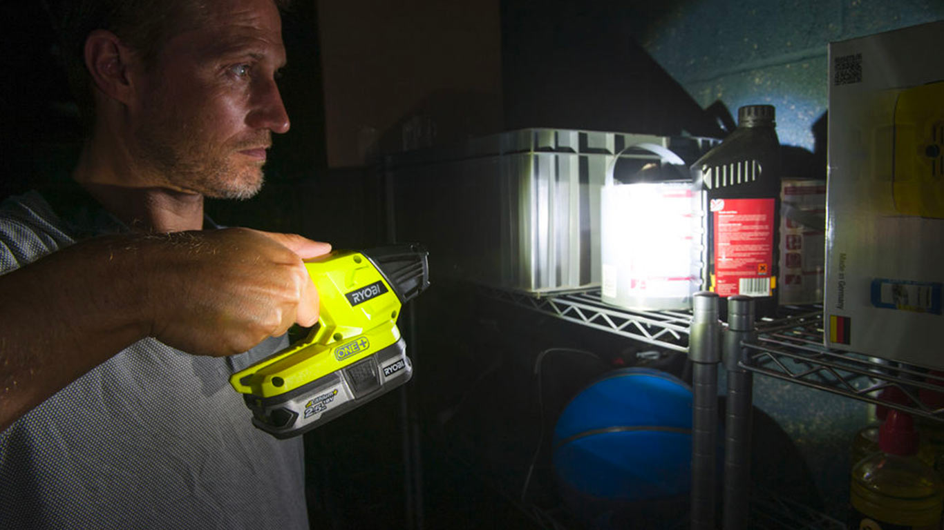 Lampe LED ONE + Ryobi R18T Lampe LED ONE + Ryobi R18T