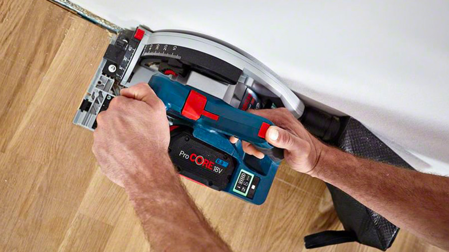 Scie plongeante sans-fil BITURBO GKT 18V-52 GC Professional Scie plongeante sans-fil BITURBO GKT 18V-52 GC Professional