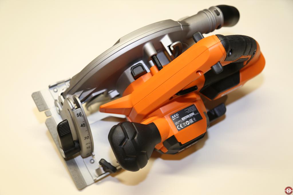 Scie circulaire AEG BKS18BL Brushless © Benjamin Leharivel - Zone Outillage Scie circulaire AEG BKS18BL Brushless © Benjamin Leharivel - Zone Outillage