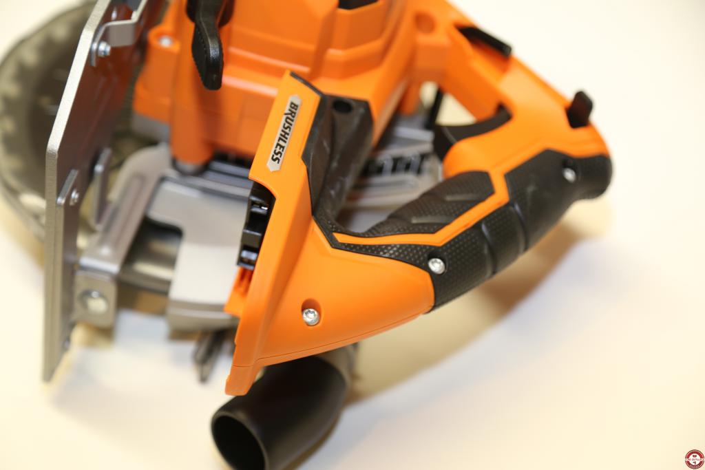 Scie circulaire AEG BKS18BL Brushless © Benjamin Leharivel - Zone Outillage Scie circulaire AEG BKS18BL Brushless © Benjamin Leharivel - Zone Outillage