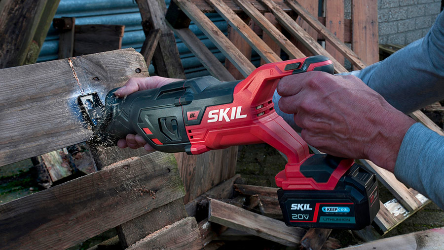 Test complet et avis de la scie sabre Brushless 3480 CA SKIL Test complet et avis de la scie sabre Brushless 3480 CA SKIL