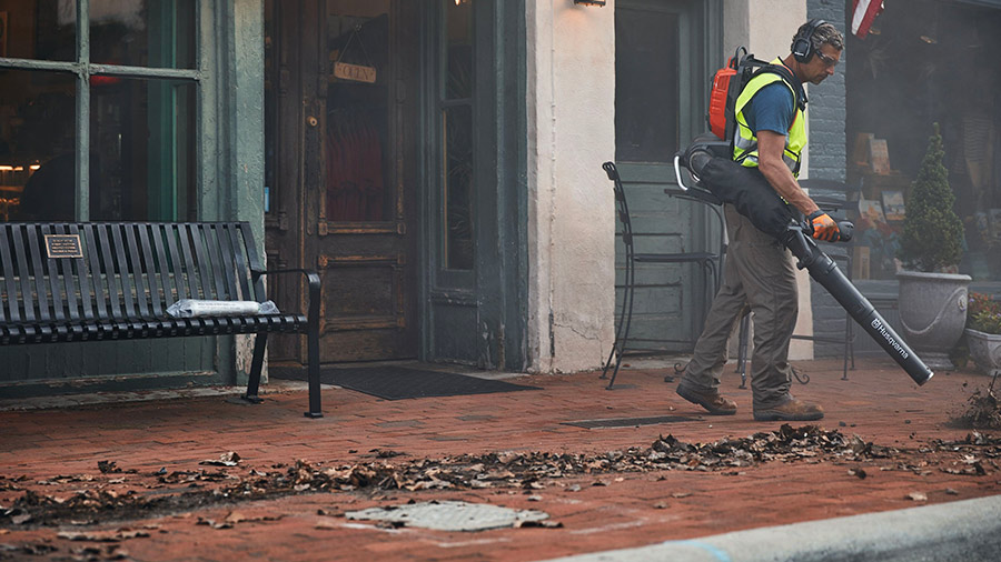 sélection des outils de jardin sur batterie Husqvarna sélection des outils de jardin sur batterie Husqvarna