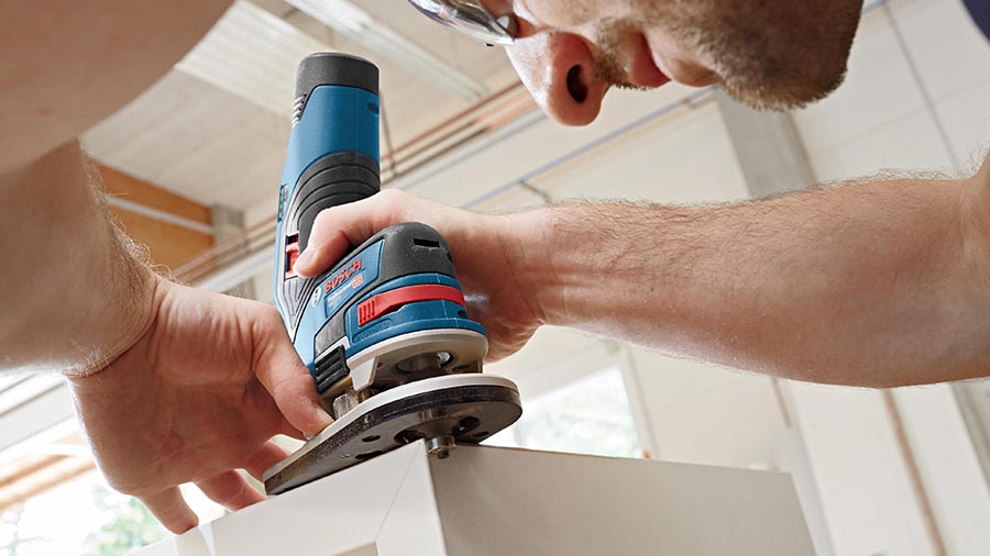 Test et avis affleureuse sans fil GKF12V-8 Bosch Professional Test et avis affleureuse sans fil GKF12V-8 Bosch Professional