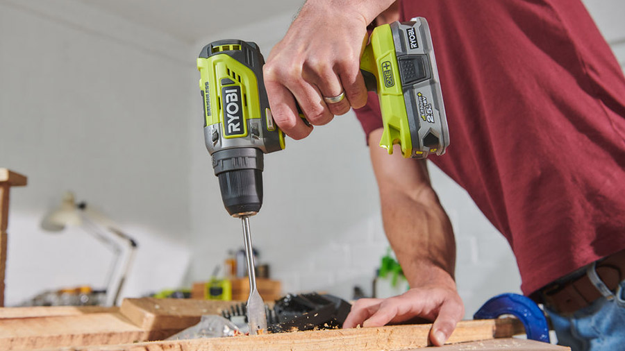 Test et avis de la perceuse-visseuse R18DD5-220S Ryobi Test et avis de la perceuse-visseuse R18DD5-220S Ryobi
