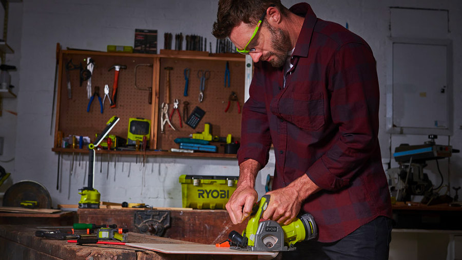 Test et avis scie multi-matériaux 85 mm 18V ONE+ R18MMS-0 Ryobi Test et avis scie multi-matériaux 85 mm 18V ONE+ R18MMS-0 Ryobi