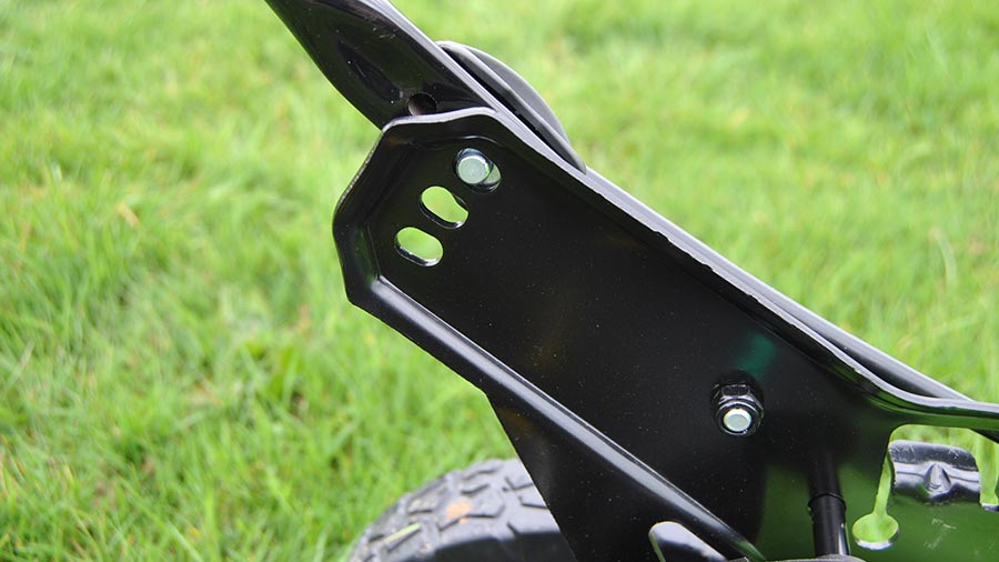 Test et avis de la tondeuse à gazon GD60LM51SP GREENWORKS 2502907 Test et avis de la tondeuse à gazon GD60LM51SP GREENWORKS 2502907