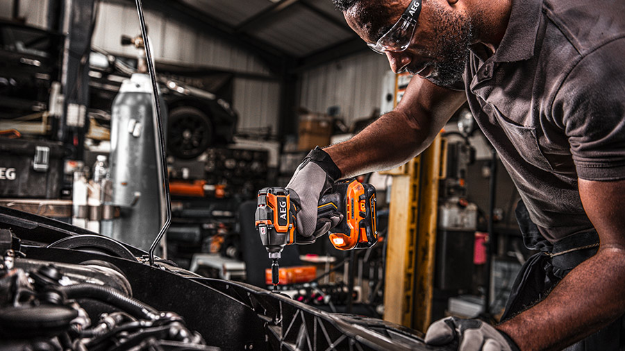 Visseuse à chocs Subcompact AEG BSS 18SBL Visseuse à chocs Subcompact AEG BSS 18SBL