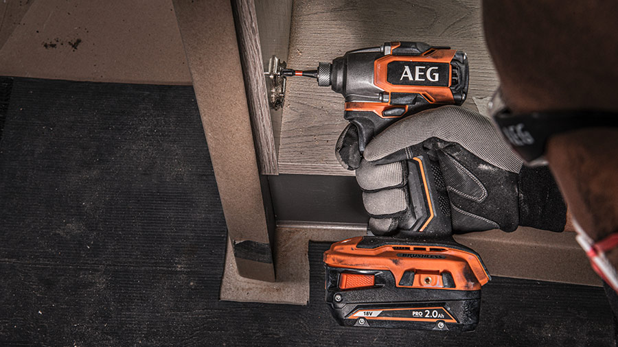 Visseuse à chocs Subcompact AEG BSS 18SBL Visseuse à chocs Subcompact AEG BSS 18SBL