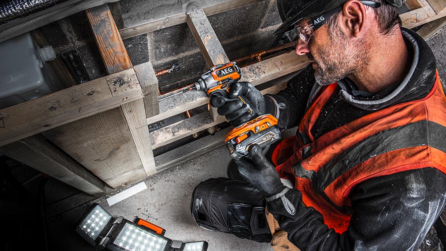 Visseuse à chocs Subcompact AEG BSS 18SBL Visseuse à chocs Subcompact AEG BSS 18SBL